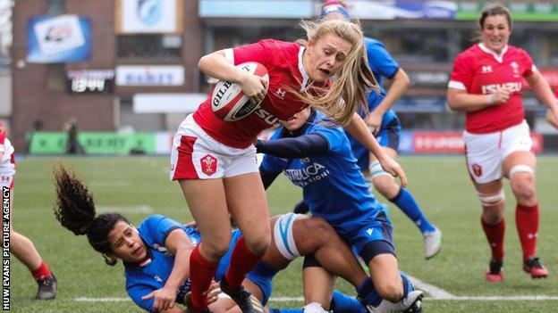 Hannah Jones
