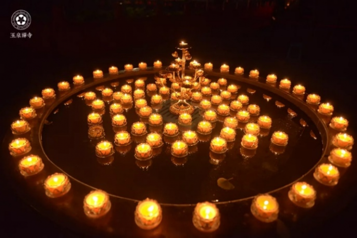 Lamp transfer ceremony at the end of the retreat.  Images courtesy of Yuquan Monastery