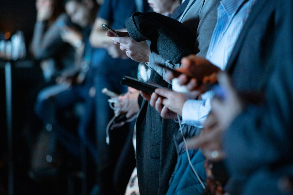 The Effects of Social Network on Cryptocurrency Performance