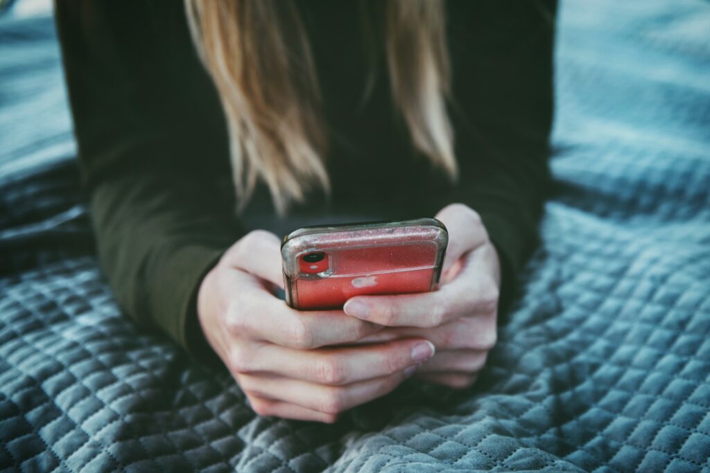 The Effects of Social Network on Cryptocurrency Performance