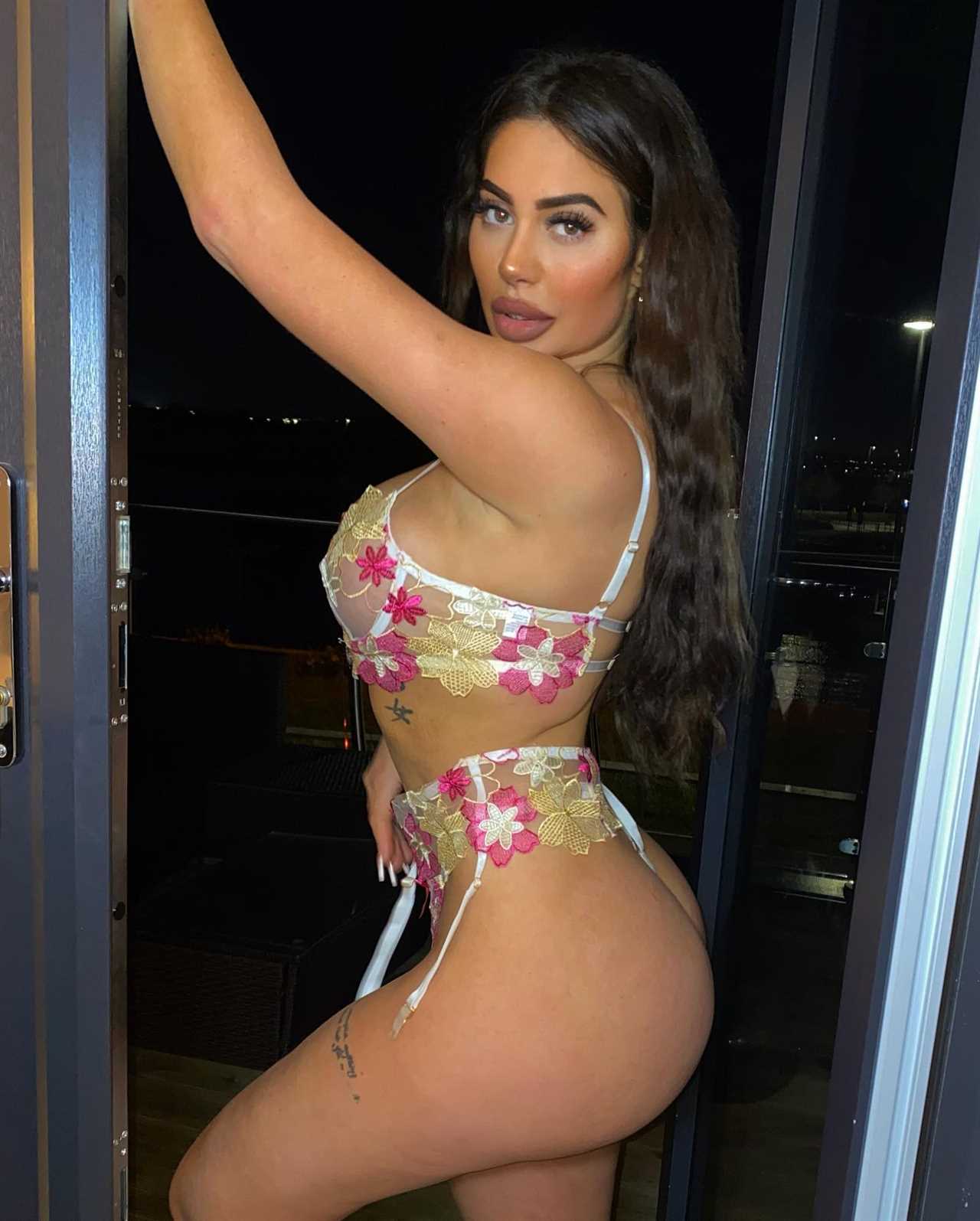 Chloe Ferry is giving mixed messages out about body confidence