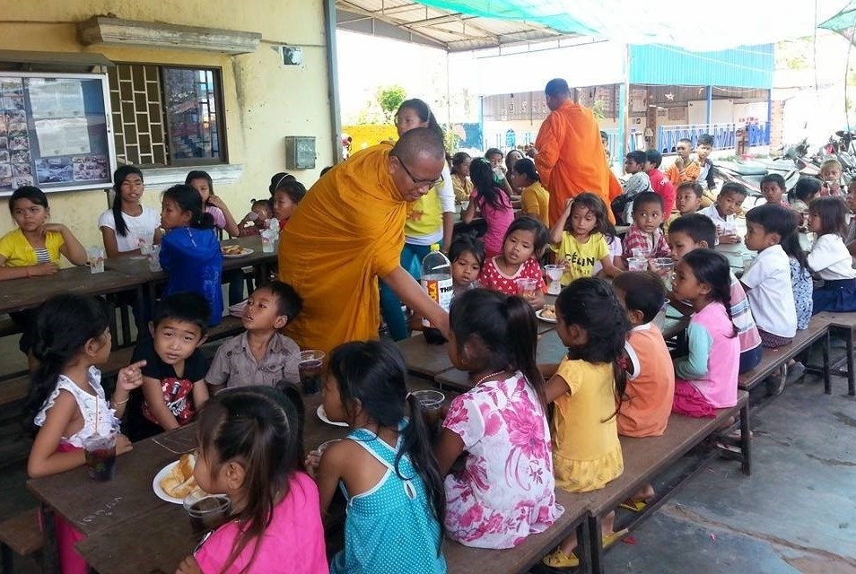 Redemption Center Cambodia-- Fighting HIV/AIDS with the Buddha's Army-- Buddhistdoor Global