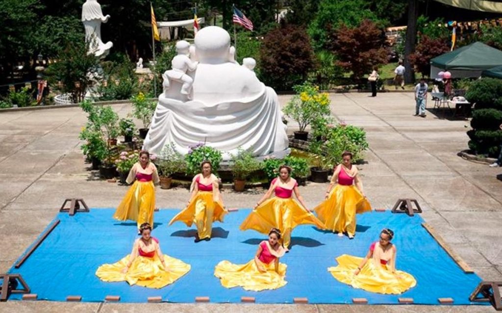 Kim Cang Monastery-- the Blossoming of an American Temple